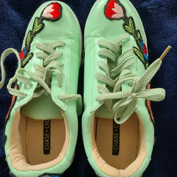Very Cute Chase And Chloe Size 7 Fashion Sneakers - Picture 1 of 12